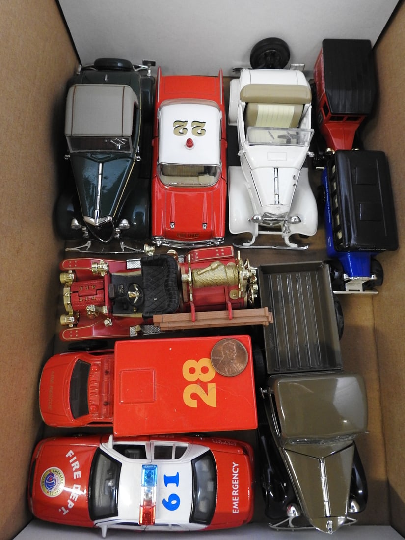 Mixed Vintage-Style Model Vehicle Lot (1 of 4)