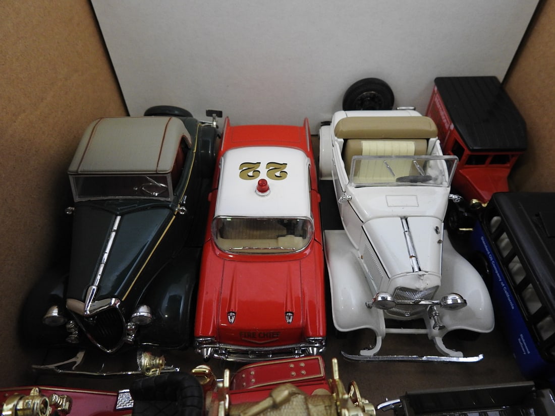 Mixed Vintage-Style Model Vehicle Lot - 3