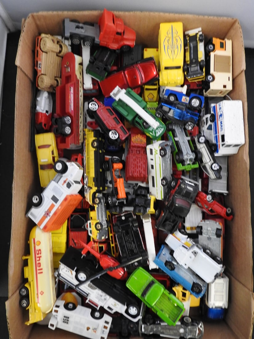 Large Mixed Loose Die-Cast Vehicle Lot (1 of 5)