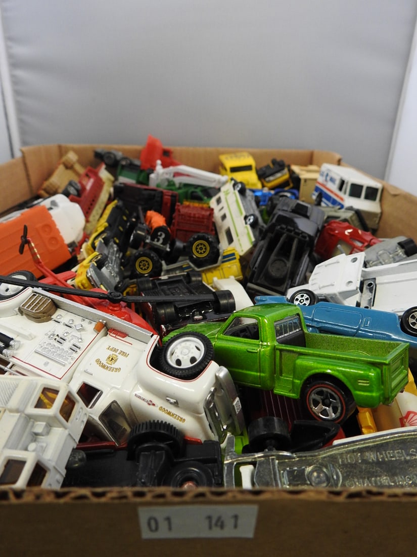 Large Mixed Loose Die-Cast Vehicle Lot - 2