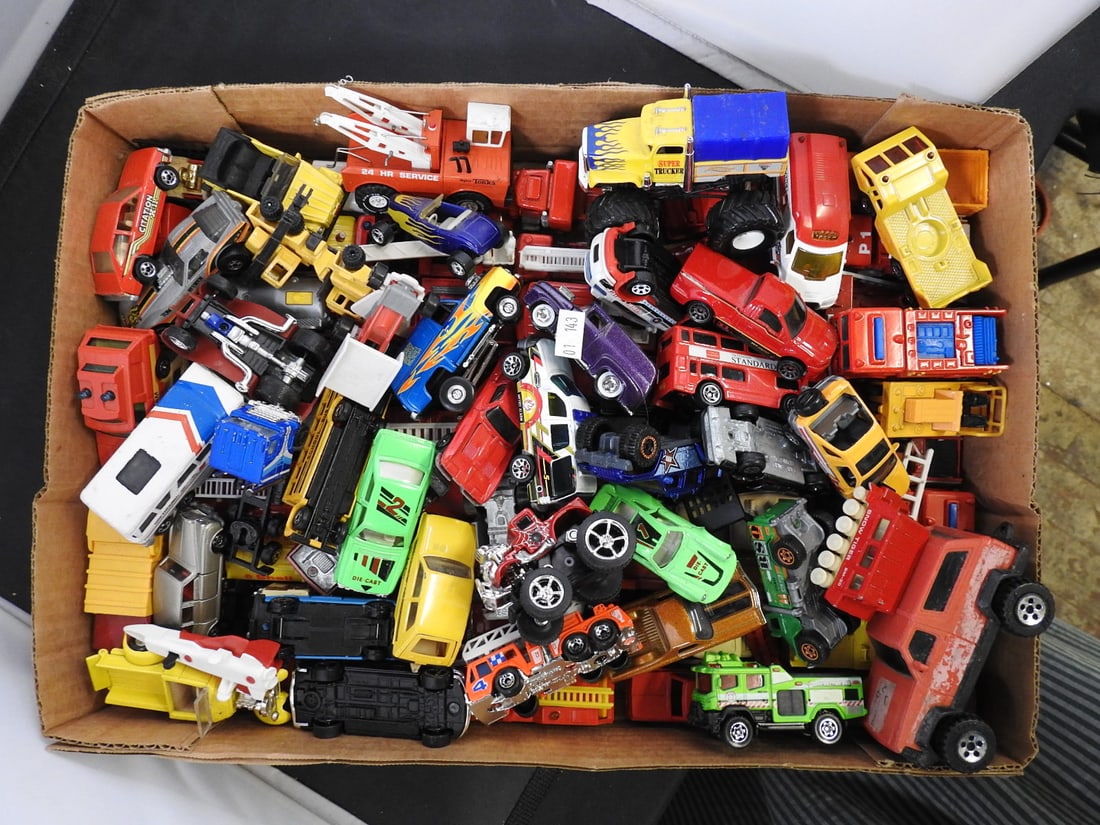 Large Mixed Toy Vehicle Collection (1 of 4)