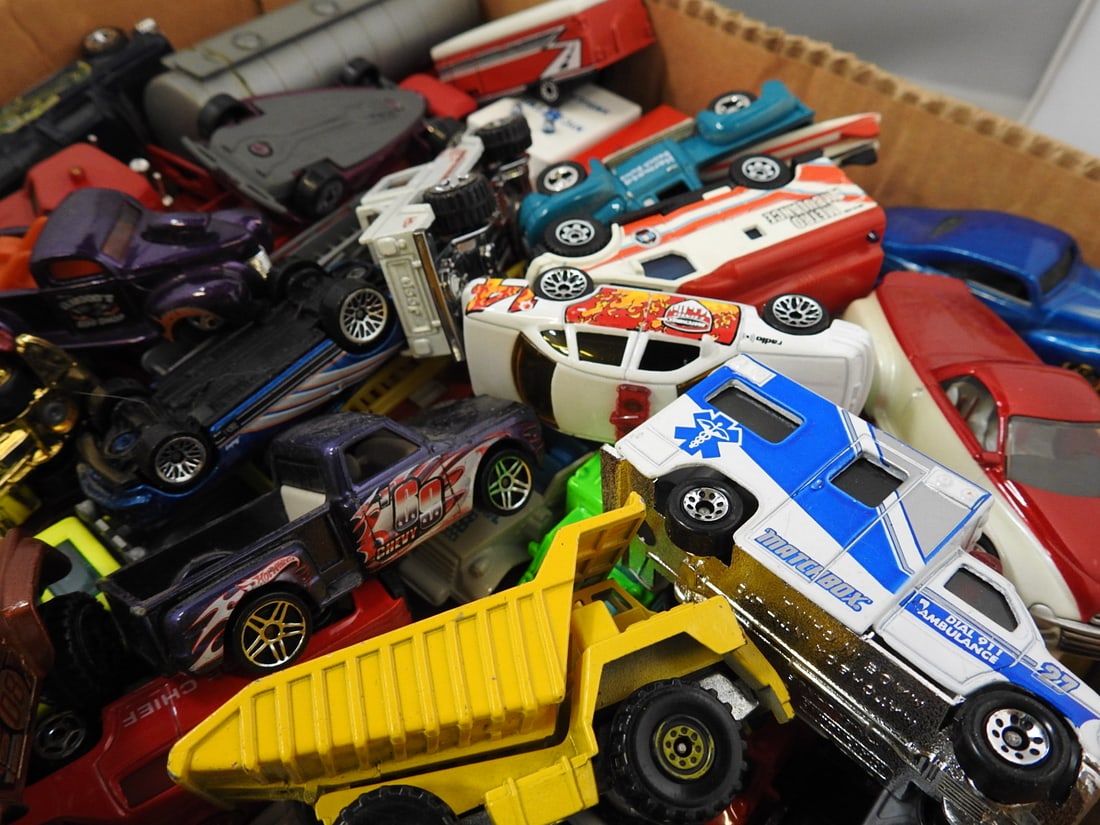 Large Mixed Cars, Trucks and Construction Vehicles - 4