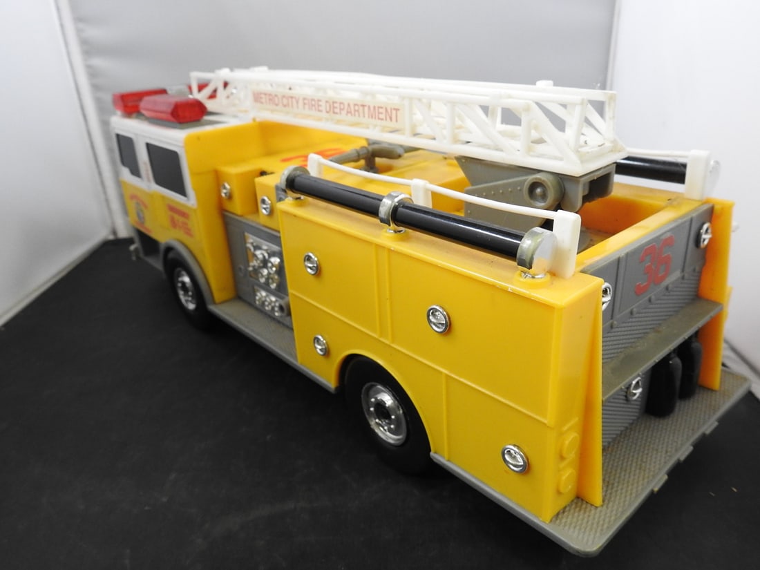 Two Large Fire Trucks with Mini Emergency Vehicle Lot - 5