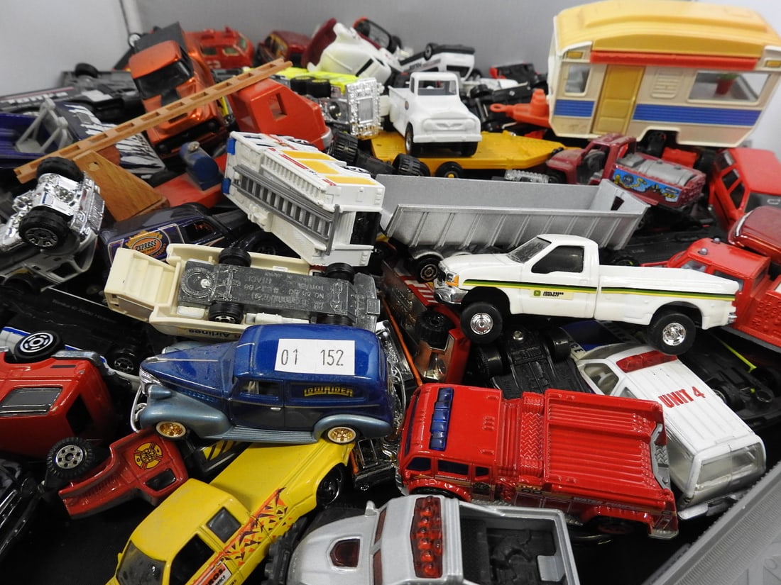 Loose Toy Cars and Trucks, Lot of Approximately 100 - 4