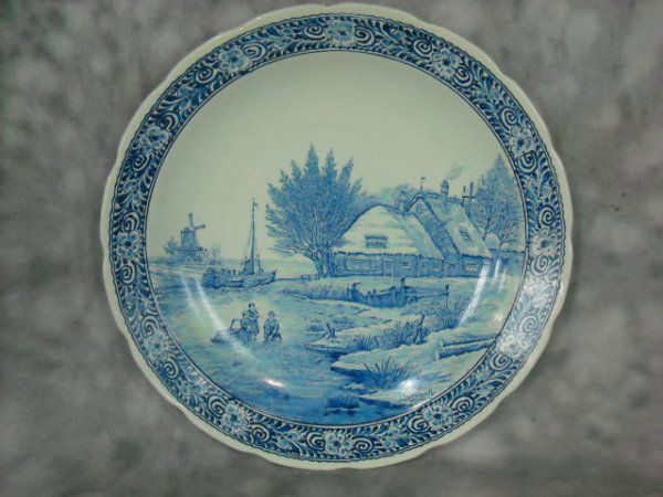 Delfts Boch Belgium Charger: A nice Delfts charger, J.Sonneville Belgium, D. 15.5".