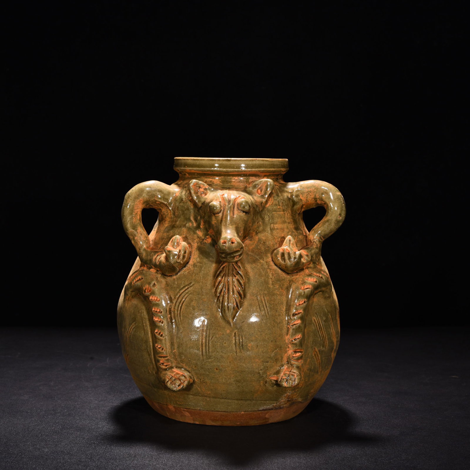 An Exquisite Chinese Yue kiln celadon double series bear statue: Size: Height 21.5 cm - Diameter 17 cm |Materials: Porcelain |Style Dynasty: five dynasties |Attributed: 9th-C Period |Object: statue