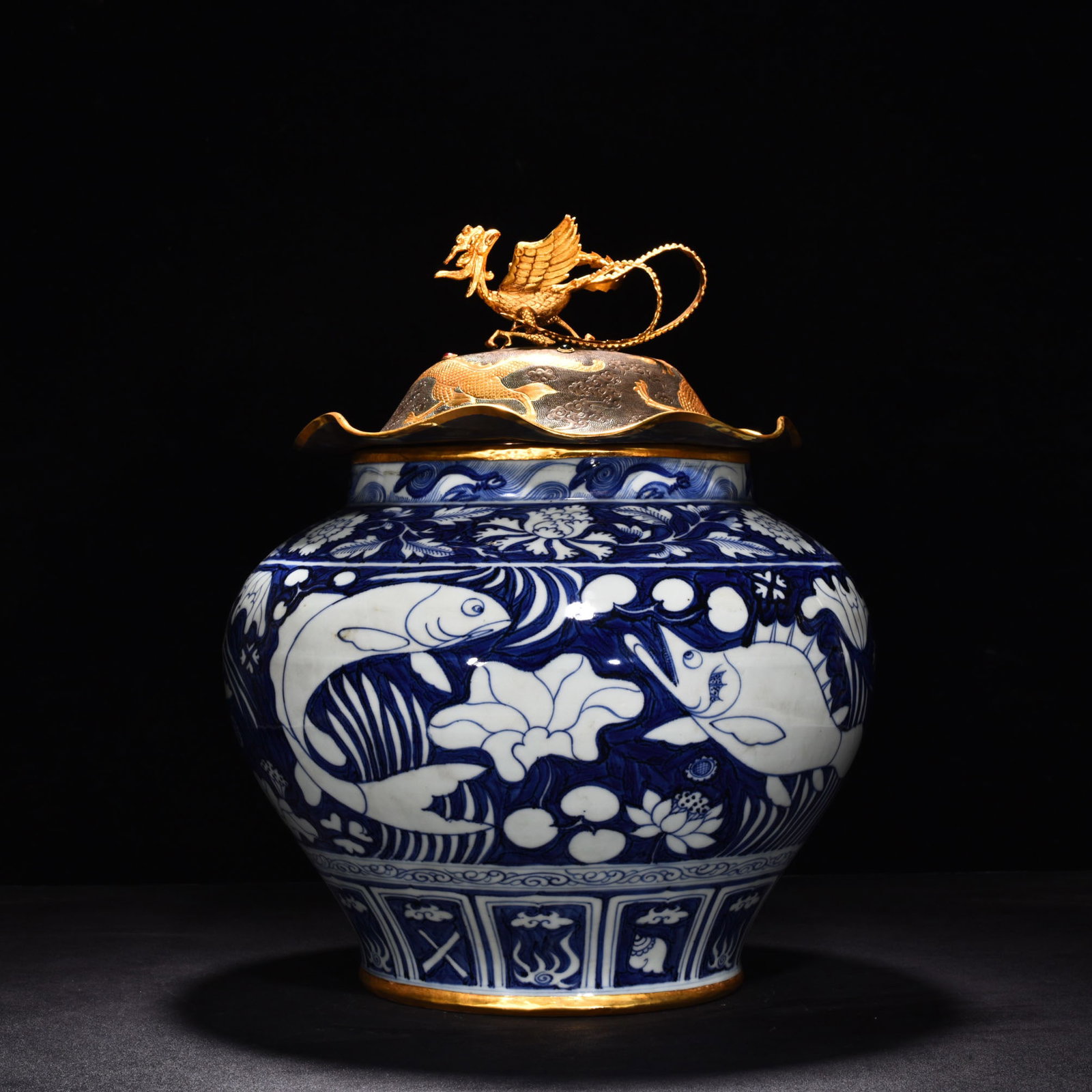 An Exquisite Chinese blueAnd white blue ground white flower fishAnd algae pattern lotus leaf lid jar: Size: Height 42 cm - Diameter 32 cm |Materials: Porcelain |Style Dynasty: yuan dynasty |Attributed: 13th-C Period |Object:jar