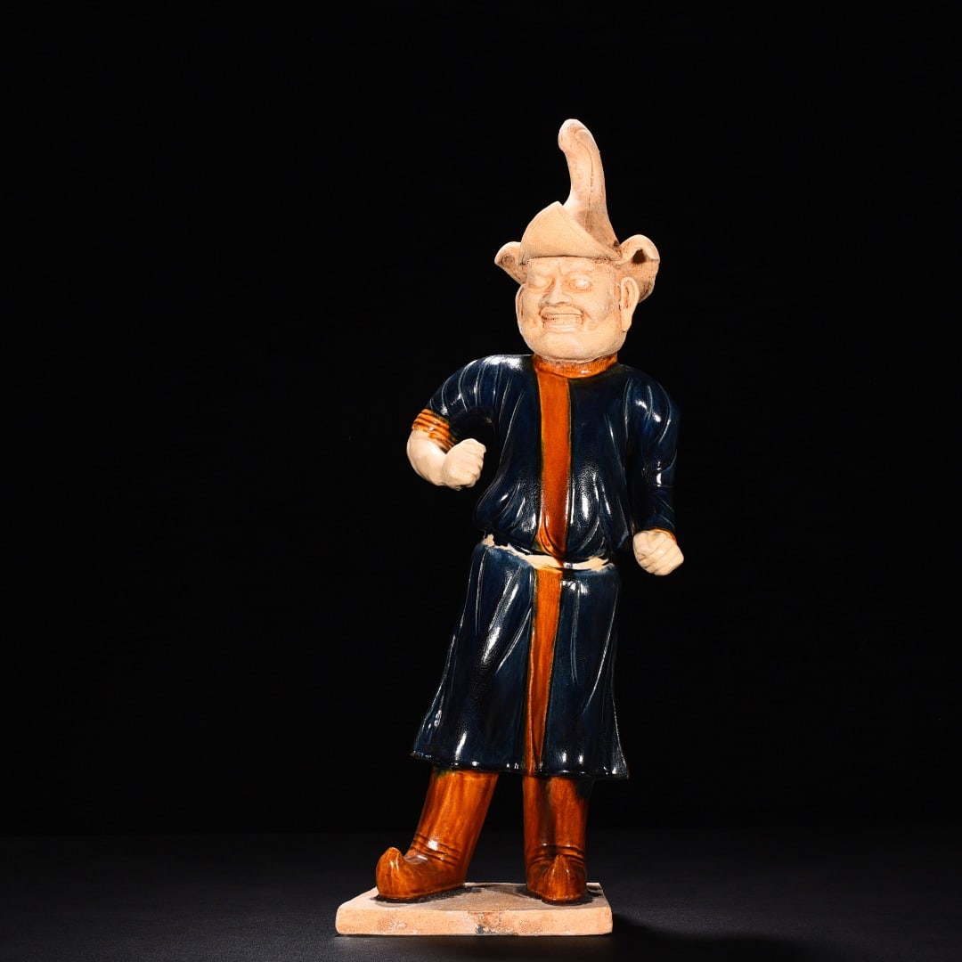 An Exquisite Chinese Hu figurine statue (1 of 9)