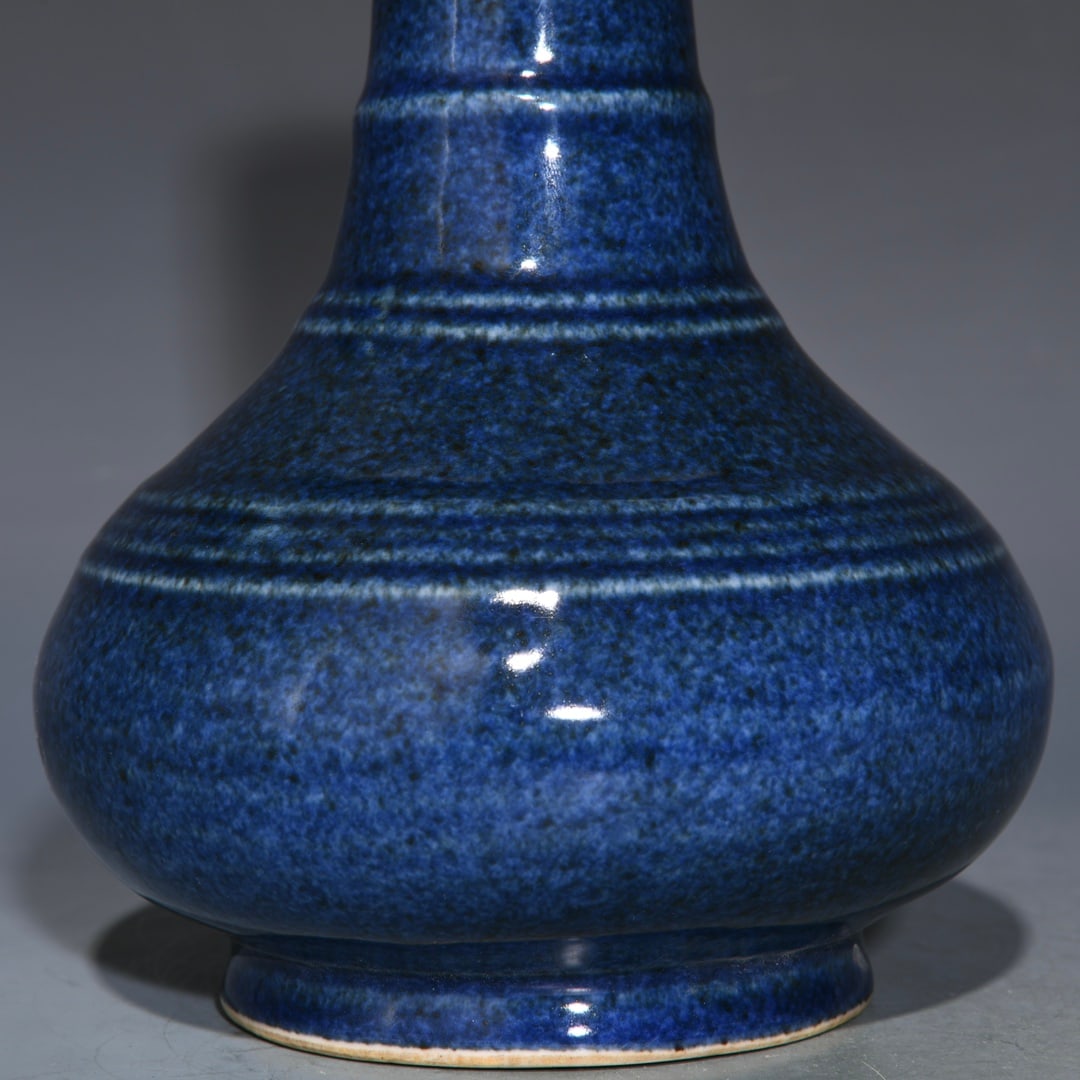 An Exquisite Chinese snowflake blue with red string pattern vase - 8