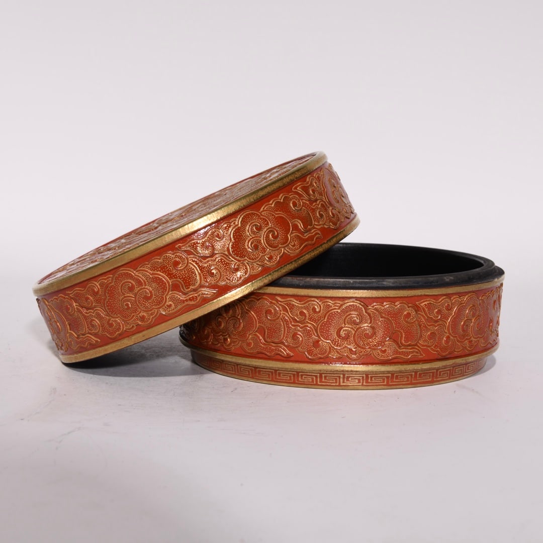 An exquisite chinese lacquer red engraved gilt dragon seal box: Size: Width 13.5 cm - Height 7.5 cm |Materials: Porcelain |Style Dynasty: Qing dynasty |Attributed: Qianlong Mark |Object: Chinese Antique