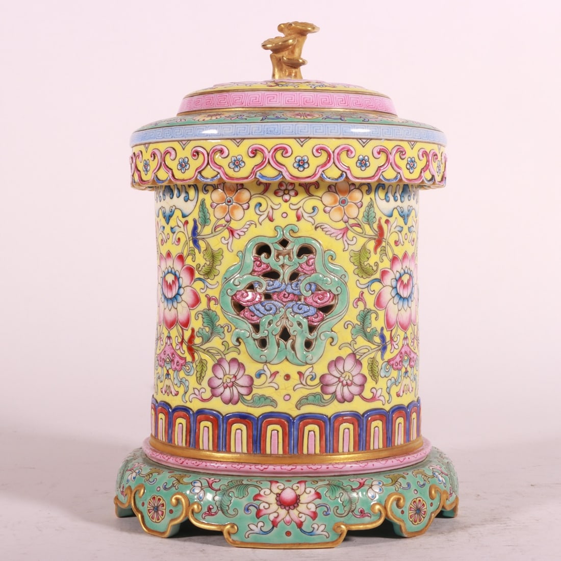 An Exquisite Chinese enamel lotus gold incense burner: Size: Height 20 cm - Width 13.5 cm |Materials: Porcelain |Style Dynasty: Qing dynasty |Attributed: qianlong Mark |Object: Chinese Antique