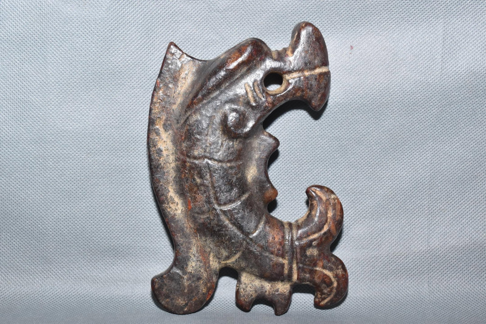An exquisite hongshan culture jade sculpture: Size: Height 17 cm - Width 11 cm |Materials: Ancient jade |Style Dynasty: Hongshan Culture |Attributed: 4000-BC |Object: Chinese Antique