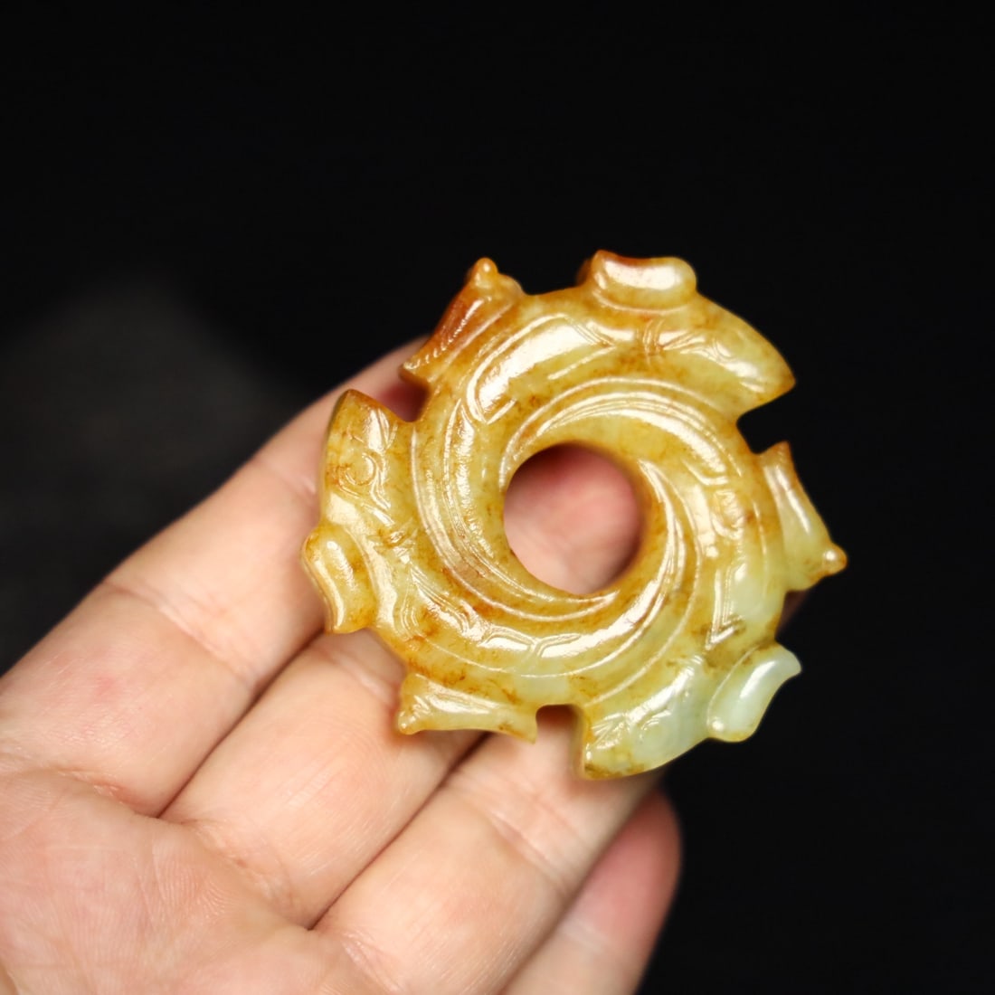An exquisite chinese jade carved ornaments: Size: Height 5.6 cm - Width 1.3 cm |Materials: Jade |Style Dynasty: Qing dynasty |Attributed: Qinalong Period |Object: Chinese Antique