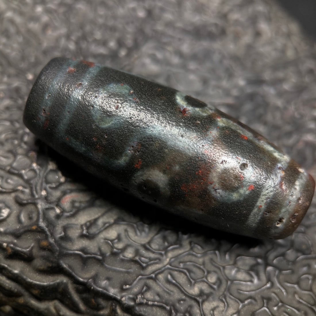 An exquisite chinese agate DZI beads (1 of 8)
