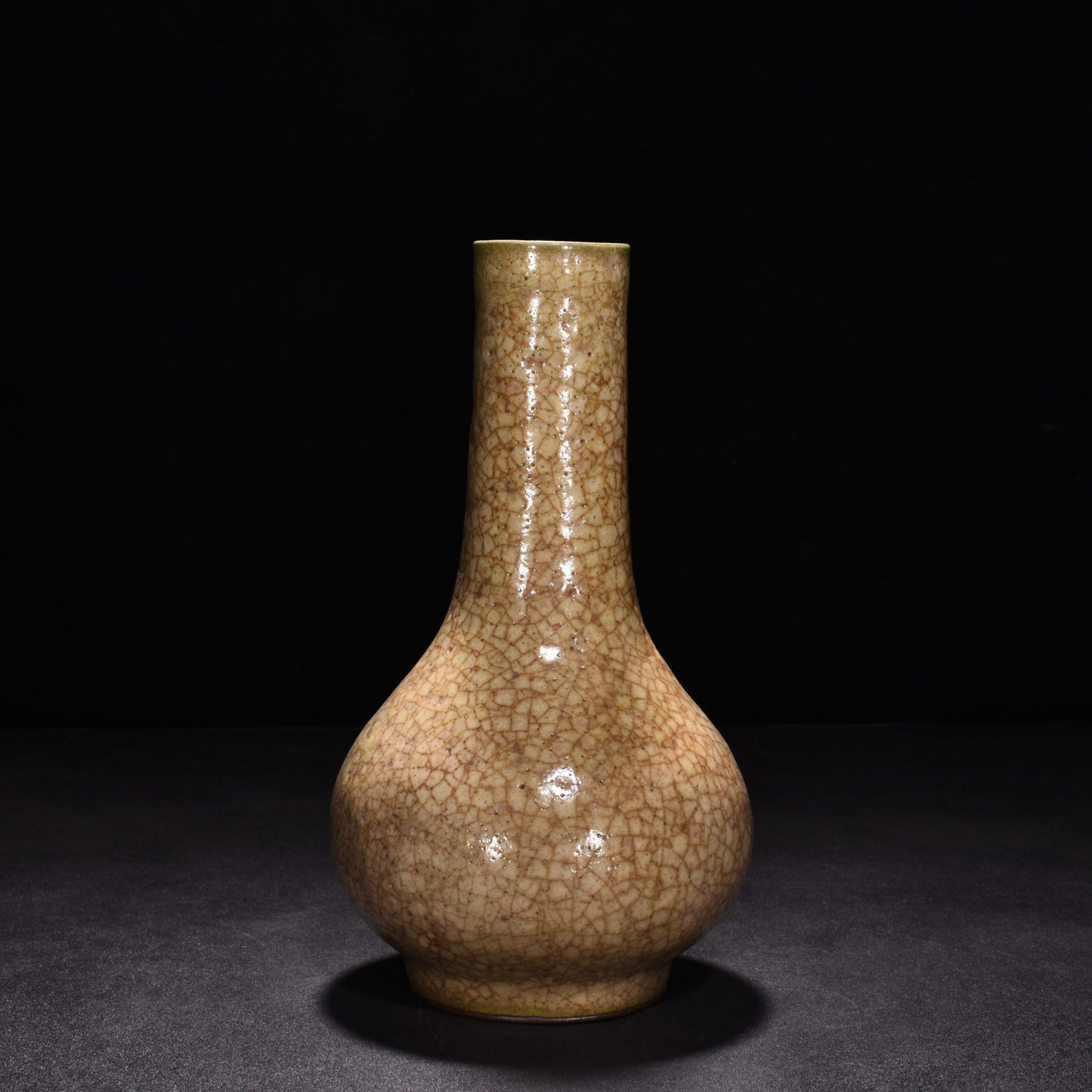 An Exquisite Chinese kiln yellow glaze bile bottle: Size: Height 24.5 cm - Diameter 11.5 cm |Materials: Porcelain |Style Dynasty: song dynasty |Attributed: 10th-C Period |Object:bottle