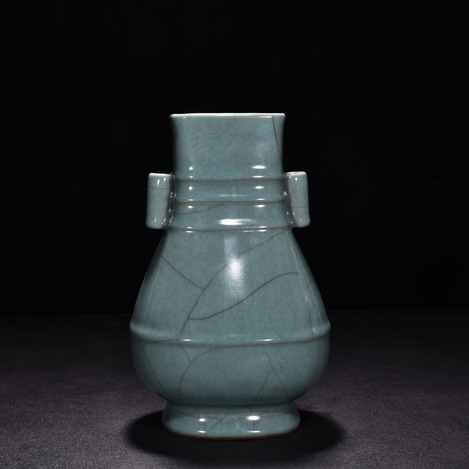 An Exquisite Chinese official kiln celadon flat vase