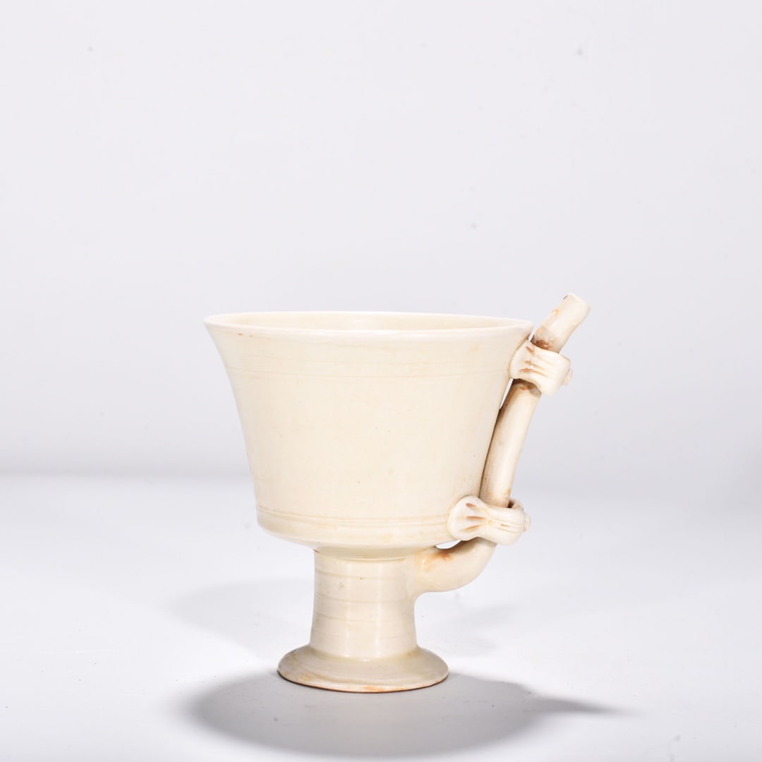 An Exquisite Chinese Ding kiln frog suction cup