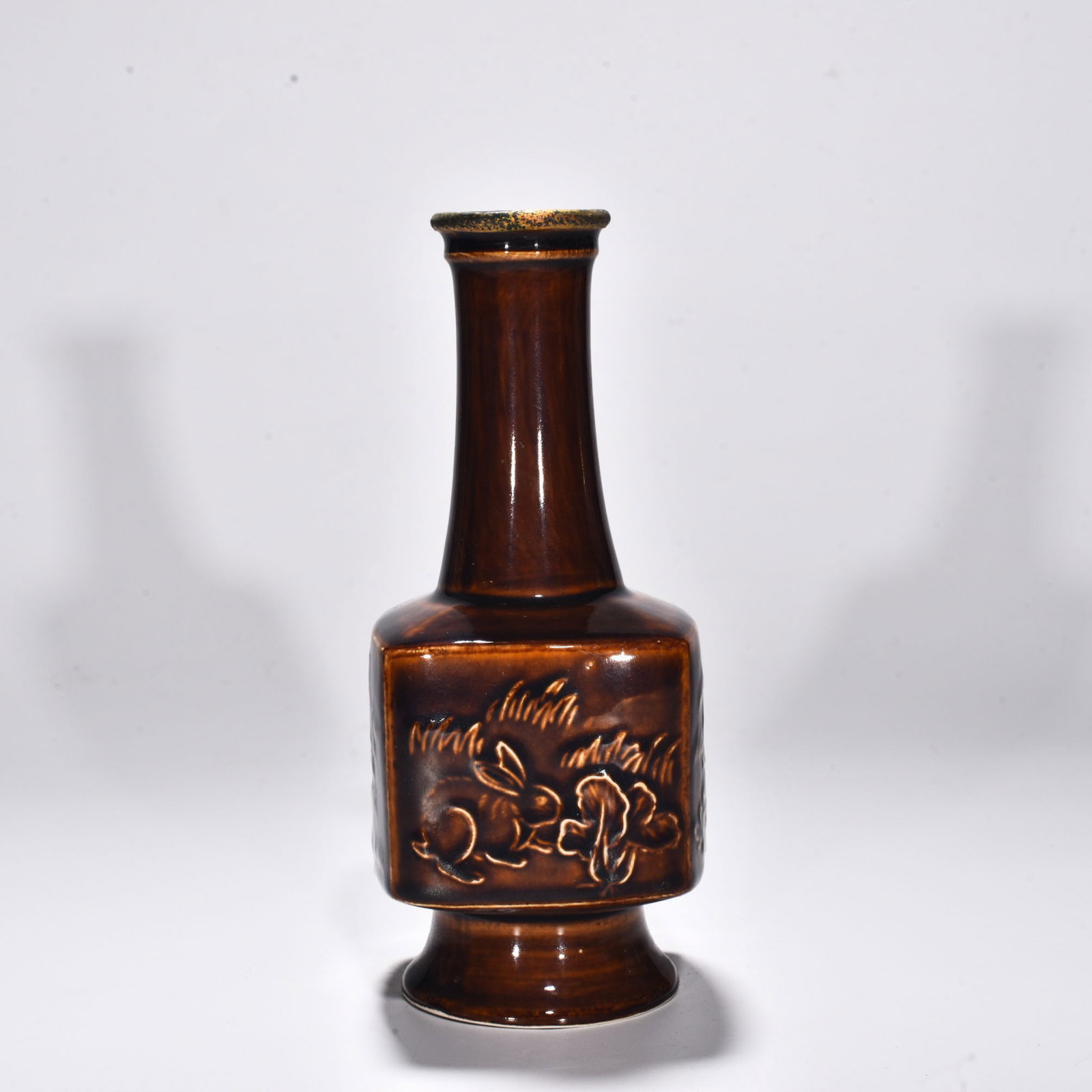An Exquisite Chinese official rabbit pattern square vase: Size: Height 21.5 cm - Diameter 8.5 cm |Materials: Porcelain |Style Dynasty: song dynasty |Attributed: 10th-C Period |Object:vase