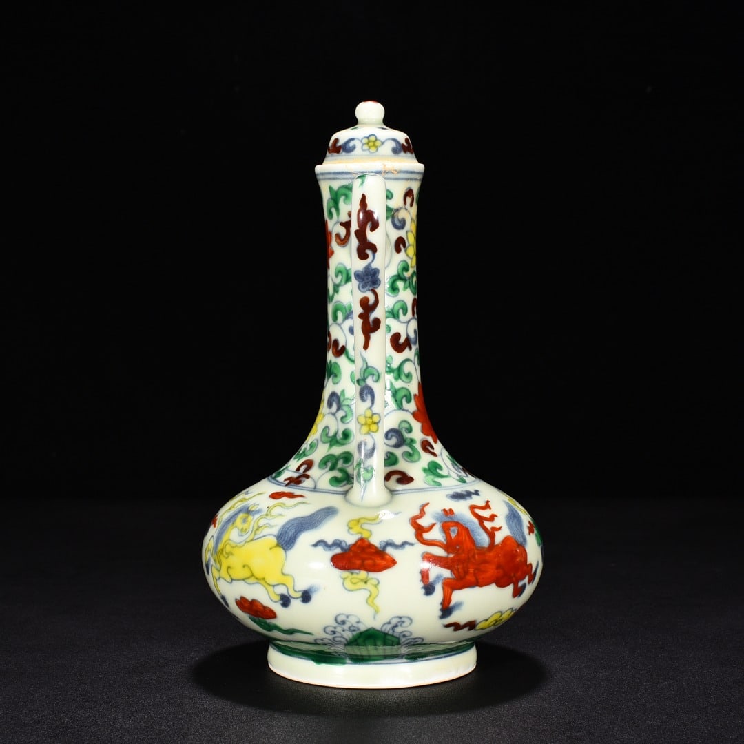 An Exquisite Chinese Doucai Pegasus pattern pot - 4