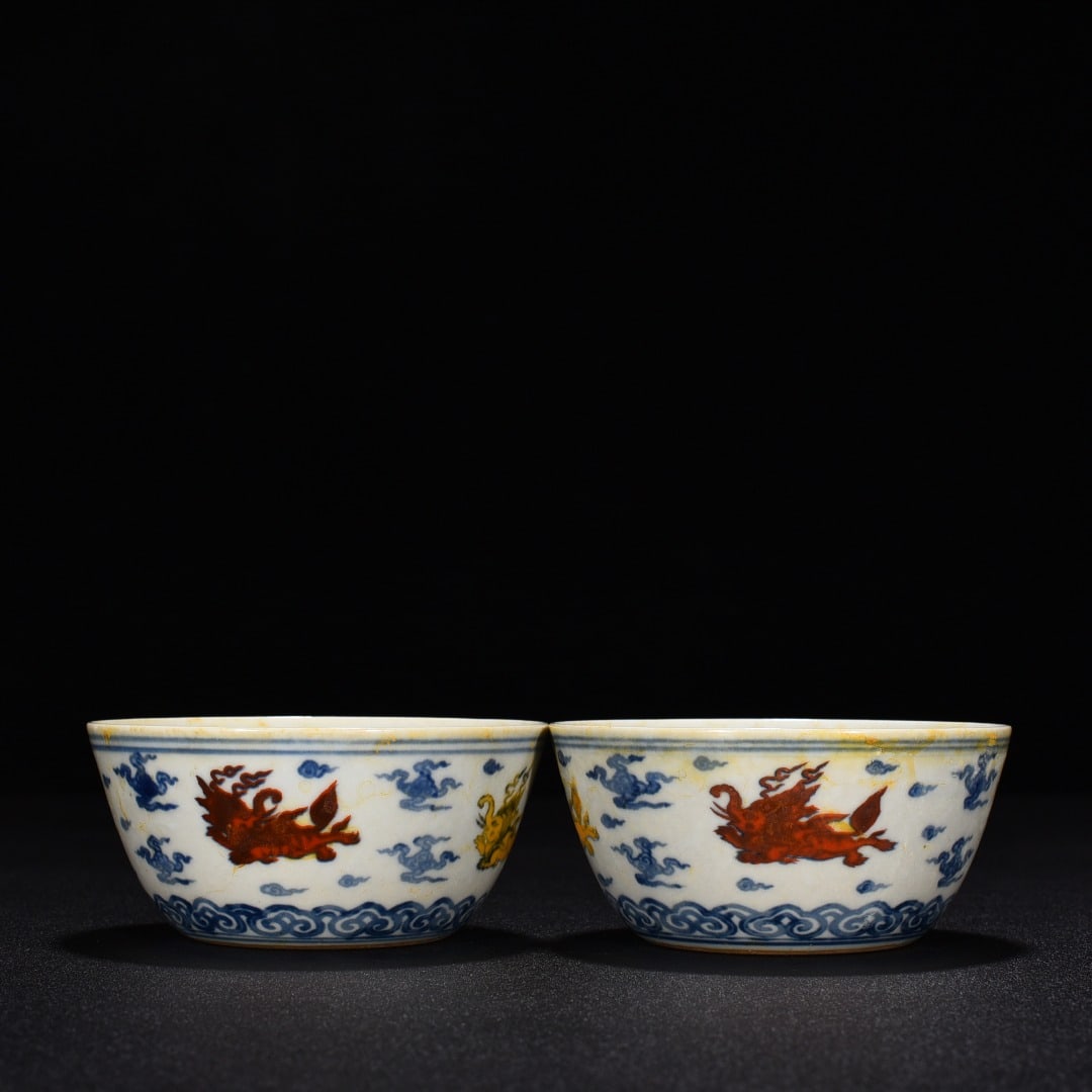 An Exquisite Chinese Doucai purple cylinder cup: Size: Height 3.6 cm - Diameter 8 cm |Materials: Porcelain |Style Dynasty: Ming Dynasty |Attributed: changhua |Object: cup
