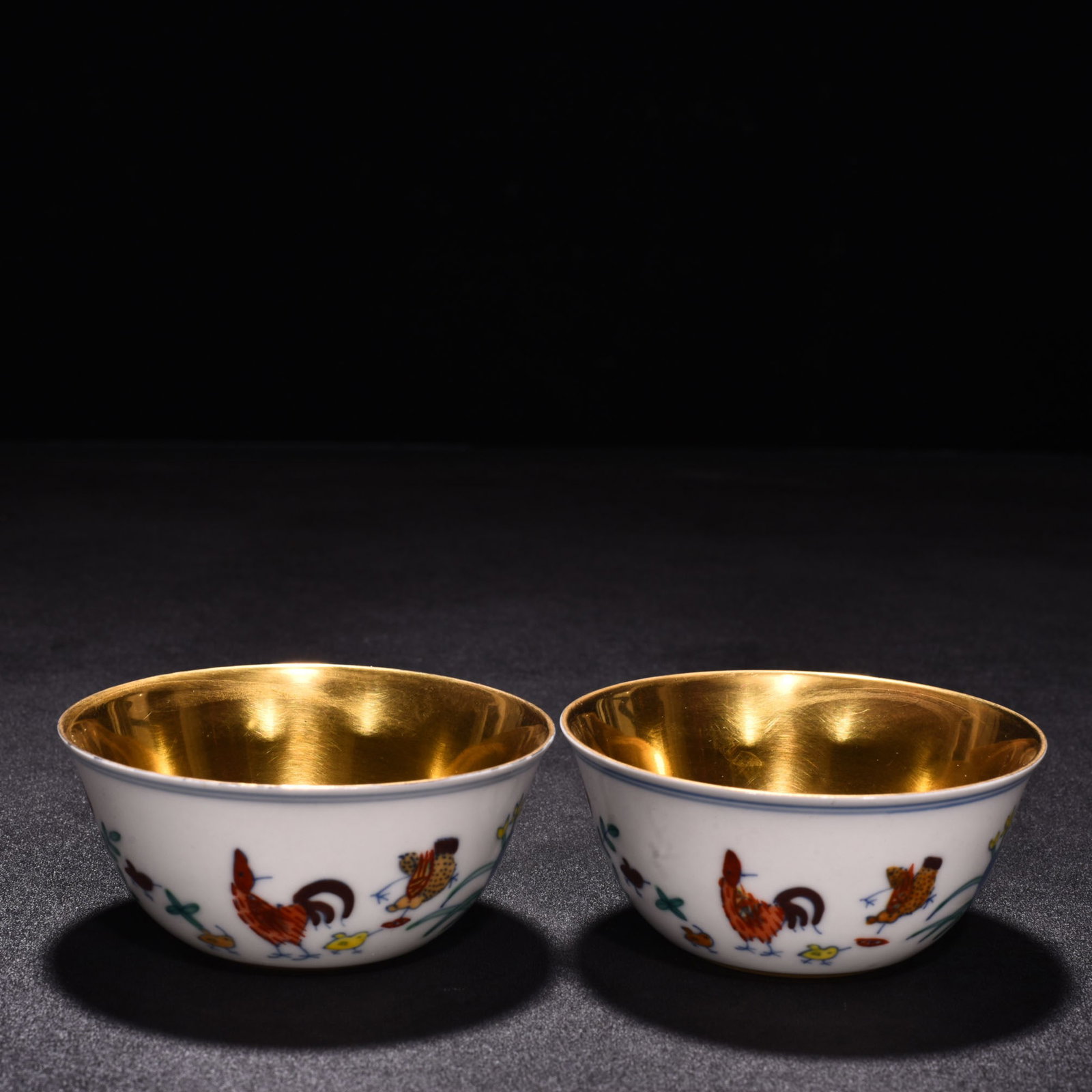 An Exquisite Chinese Dou color gilt chicken cup (1 of 9)