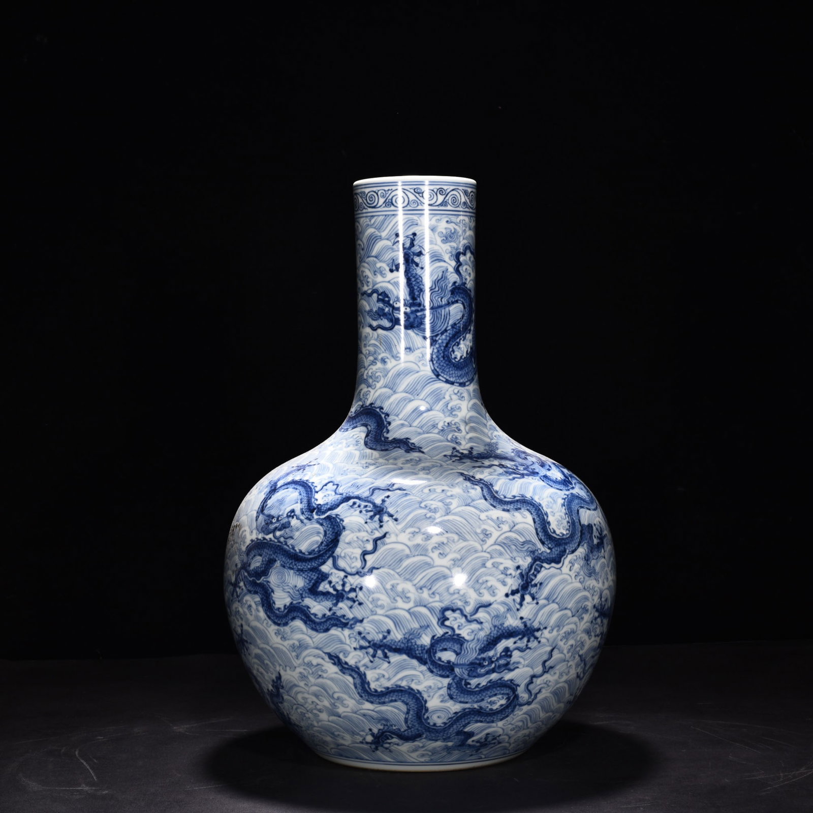 An Exquisite Chinese seawater celestial sphere bottle: Size: Height 45 cm - Diameter 30 cm |Materials: Porcelain |Style Dynasty: Ming Dynasty |Attributed: changhua |Object: bottle