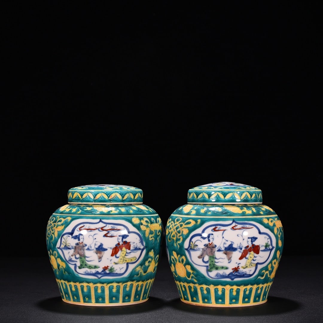 An Exquisite Chinese Huacai window-shaped bucket jar: Size: Height 14 cm - Diameter 14 cm |Materials: Porcelain |Style Dynasty: Ming Dynasty |Attributed: changhua |Object: jar