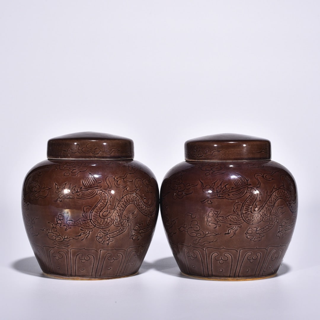 An Exquisite Chinese purple glaze Tianzi jar: Size: Height 12 cm - Diameter 12 cm |Materials: Porcelain |Style Dynasty: Ming Dynasty |Attributed: changhua |Object: jar