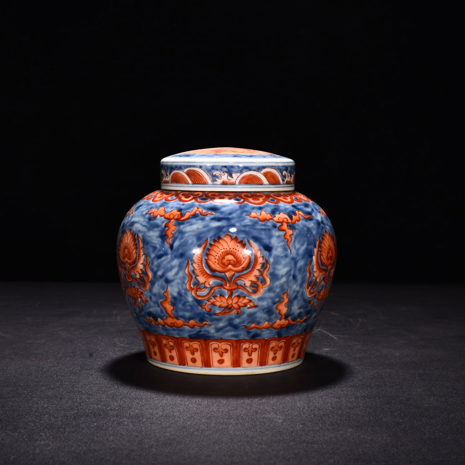 An Exquisite Chinese blueAnd white alum red treasure-shaped jar: Size: Height 15 cm - Diameter 14 cm |Materials: Porcelain |Style Dynasty: Ming Dynasty |Attributed: changhua |Object: jar