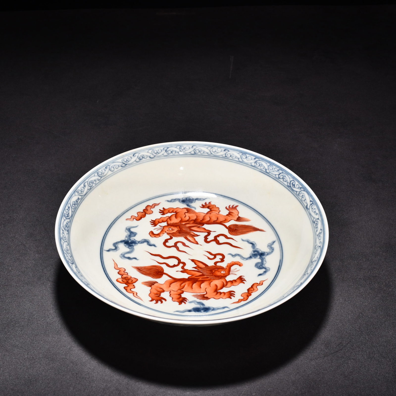 An Exquisite Chinese blueAnd white alum red plate (1 of 9)