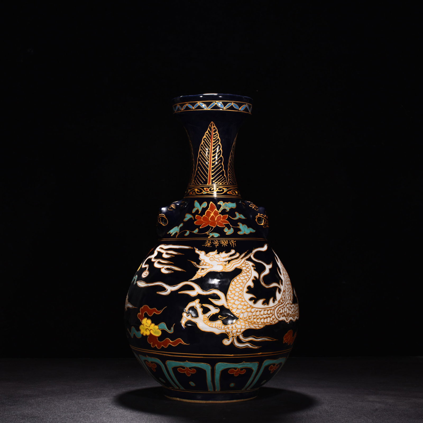 An Exquisite Chinese Fahua five-color disc mouth bottle: Size: Height 46.5 cm - Diameter 21 cm |Materials: Porcelain |Style Dynasty: Ming Dynasty |Attributed: Yongle |Object: bottle