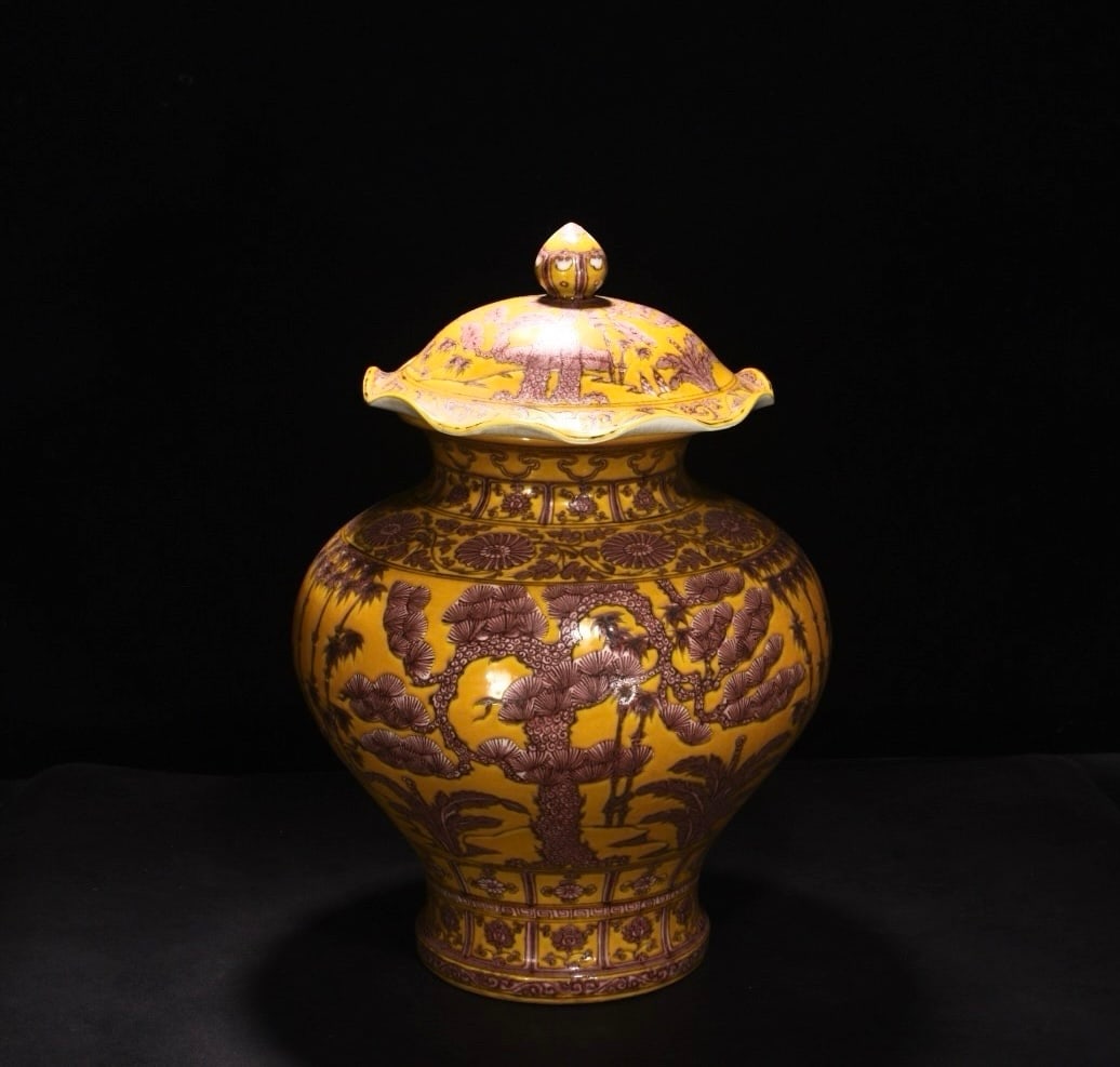 An Exquisite Chinese Jiao yellow glaze bambooAnd plum lid jar: Size: Height 57 cm - Diameter 39 cm |Materials: Porcelain |Style Dynasty: Ming Dynasty |Attributed: hongwu |Object: jar