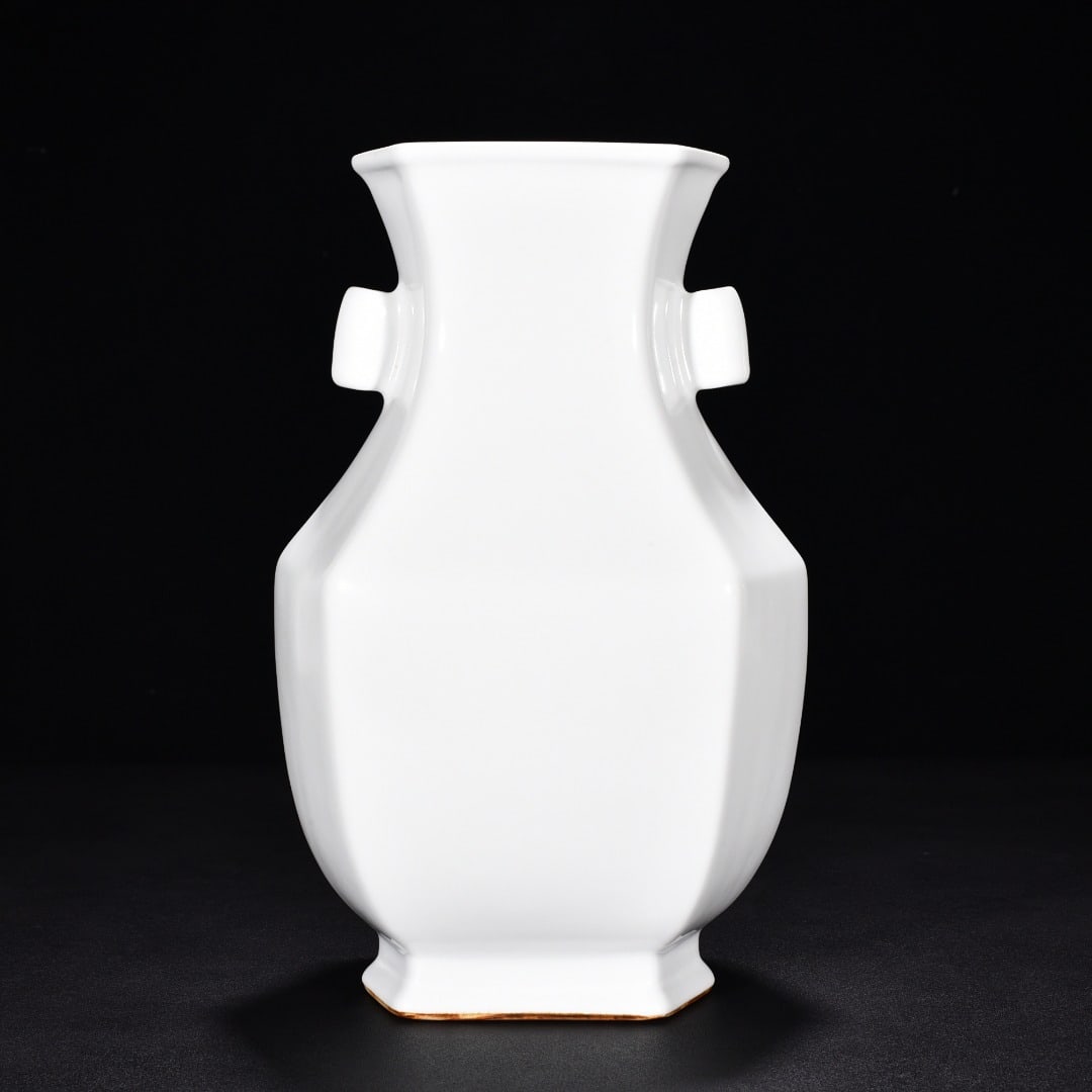 An Exquisite Chinese imitation Ruyue white glaze ear vase: Size: Height 26.5 cm - Diameter 15 cm |Materials: Porcelain |Style Dynasty: Qing Dynasty |Attributed: Qinglong |Object: vase