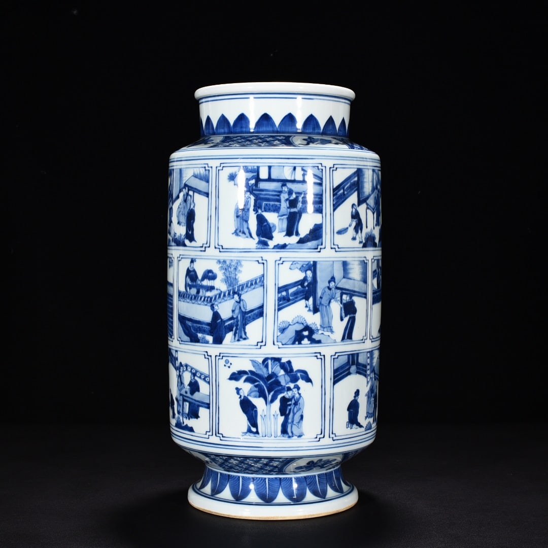 An Exquisite Chinese blueAnd white window vase (1 of 9)