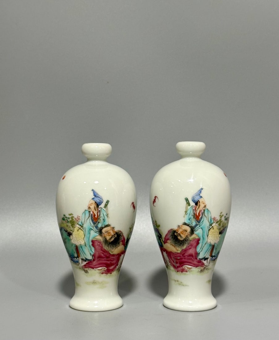An Exquisite Chinese pastel plum vase: Size: Height 14 cm - Diameter 7 cm |Materials: Porcelain |Style Dynasty: Qing dynasty |Inscription: Yongzheng Mark |Object: vase