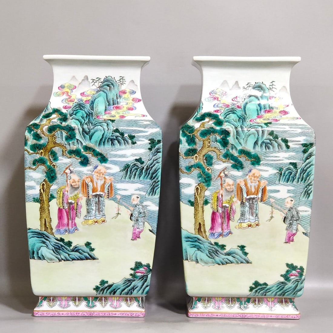 An Exquisite Chinese star square inlaid vessel: Size: Height 30 cm - Diameter 15.5 cm |Materials: Porcelain |Style Dynasty: Qing dynasty |Inscription: Daoguang Mark |Object: vessel