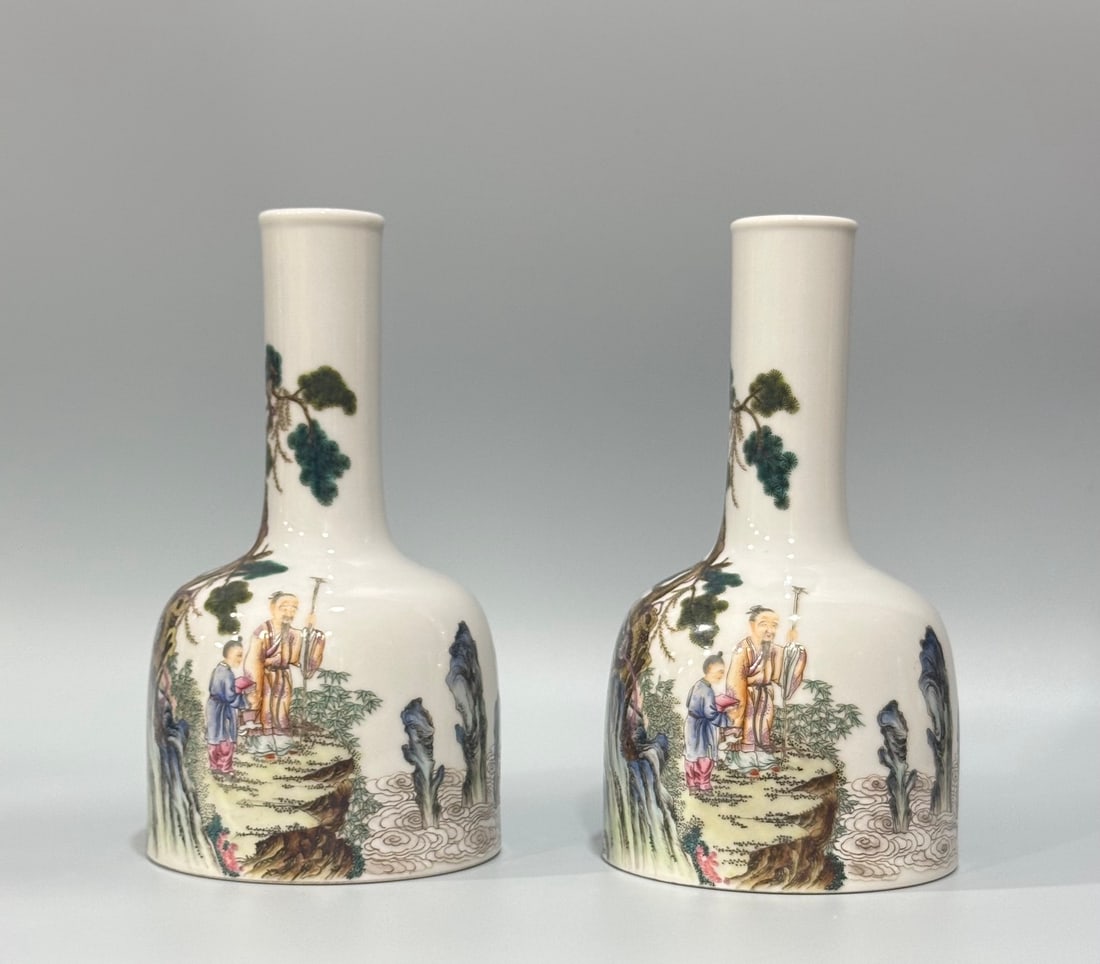 An Exquisite Chinese enamel color bell rattle with poems by figures: Size: Height 18 cm - Diameter 10 cm |Materials: Porcelain |Style Dynasty: Qing dynasty |Inscription: Yongzheng Mark |Object: vase