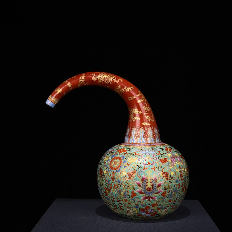 An Exquisite Chinese turquoise green space pastel wrapped branches eight treasure pattern backflow: Size: Height 22.5 cm - Width 22.5 cm |Materials: Porcelain |Style Dynasty: Qing dynasty |Inscription: Qianlong Mark |Object: pot