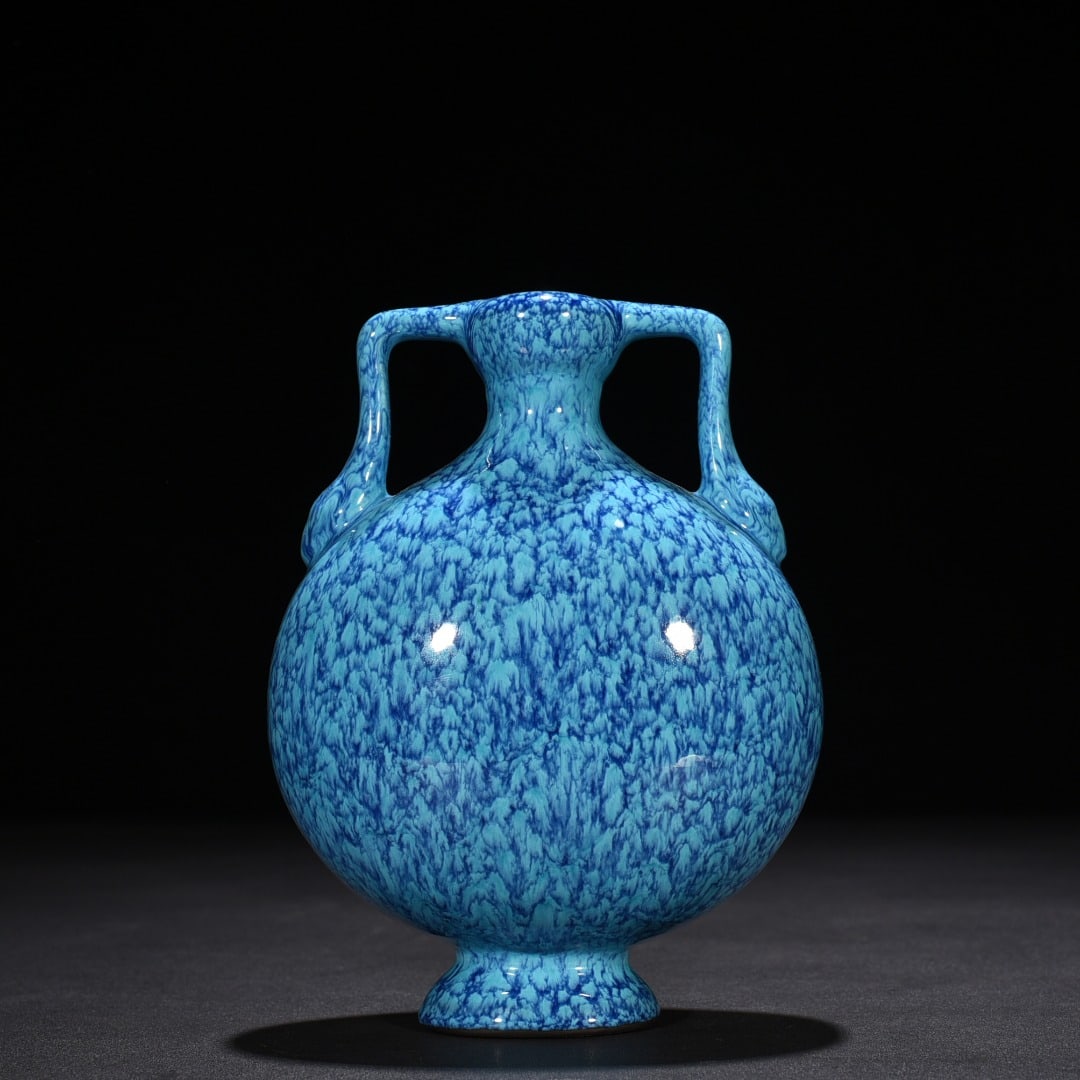 An Exquisite Chinese furnace Jun-glazed Ruyi'er flat vase: Size: Height 18 cm - Width 12 cm |Materials: Porcelain |Style Dynasty: Qing dynasty |Inscription: Qianlong Mark |Object: flat vase