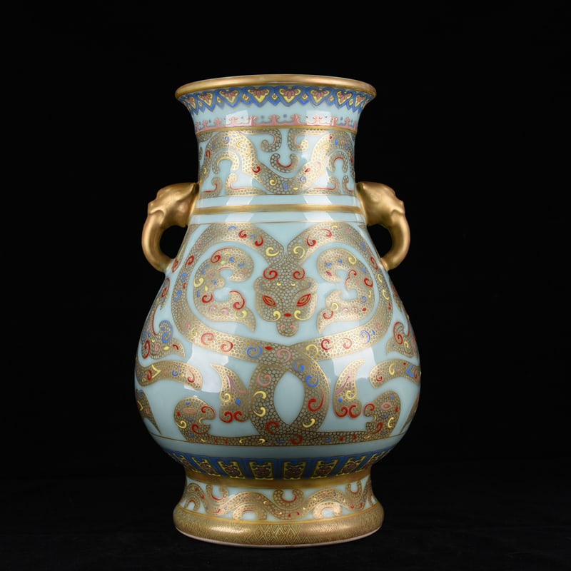 An Exquisite Chinese pink celadon glaze double-eared statue: Size: Height 37 cm - Width 23 cm |Materials: Porcelain |Style Dynasty: Qing dynasty |Inscription: Qianlong Mark |Object: statue