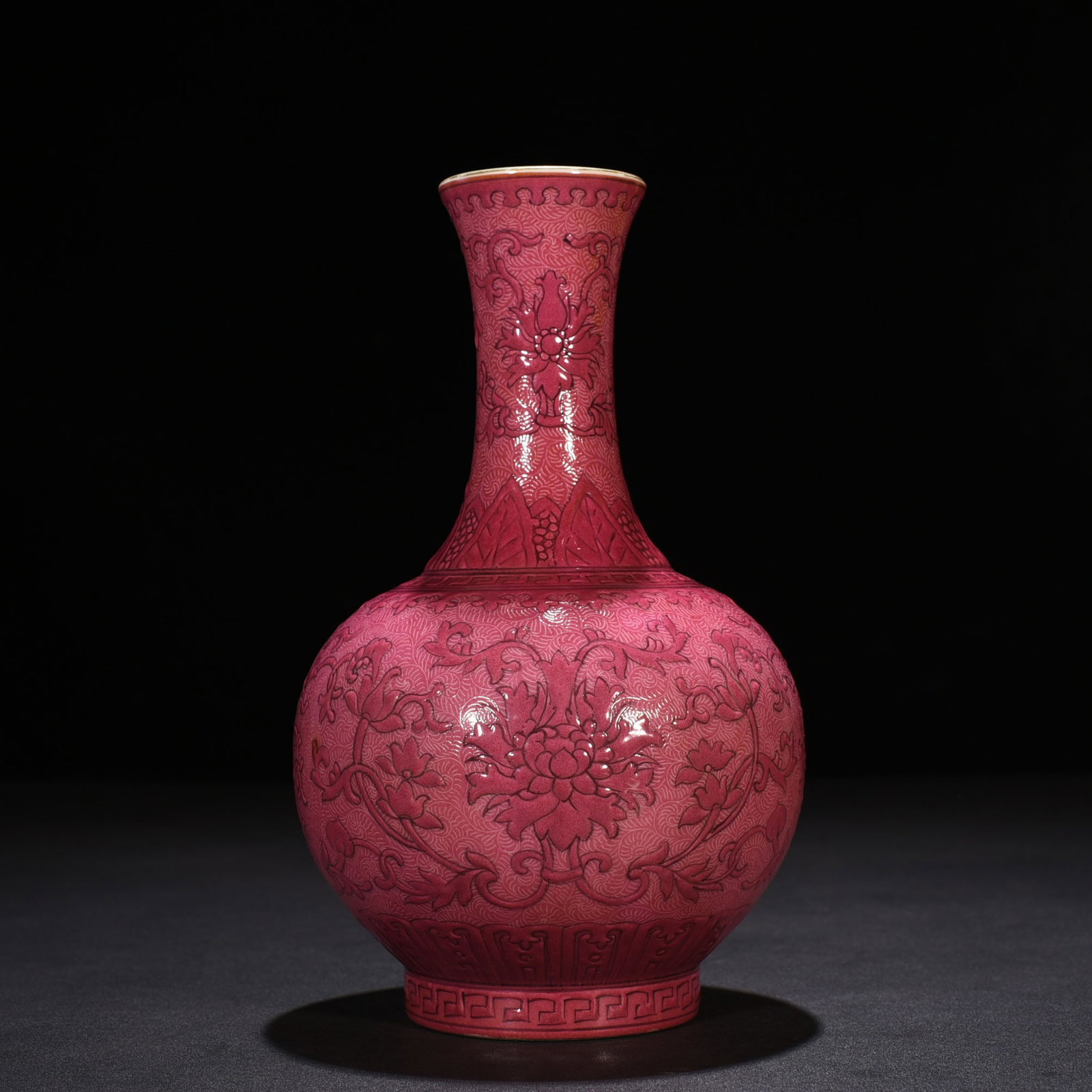An Exquisite Chinese rouge red rolled flower vase: Size: Height 22 cm - Width 13 cm |Materials: Porcelain |Style Dynasty: Qing dynasty |Inscription: Qianlong Mark |Object: vase