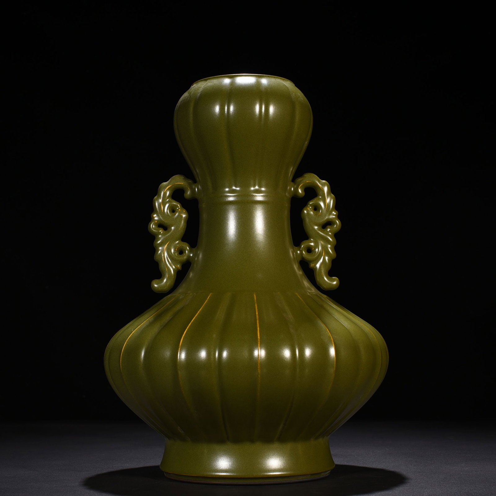 An Exquisite Chinese tea powder glazed phoenix ear melon and garlic vase from the: Size: Height 39 cm - Width 26 cm |Materials: Porcelain |Style Dynasty: Qing dynasty |Inscription: Qianlong Mark |Object: vase