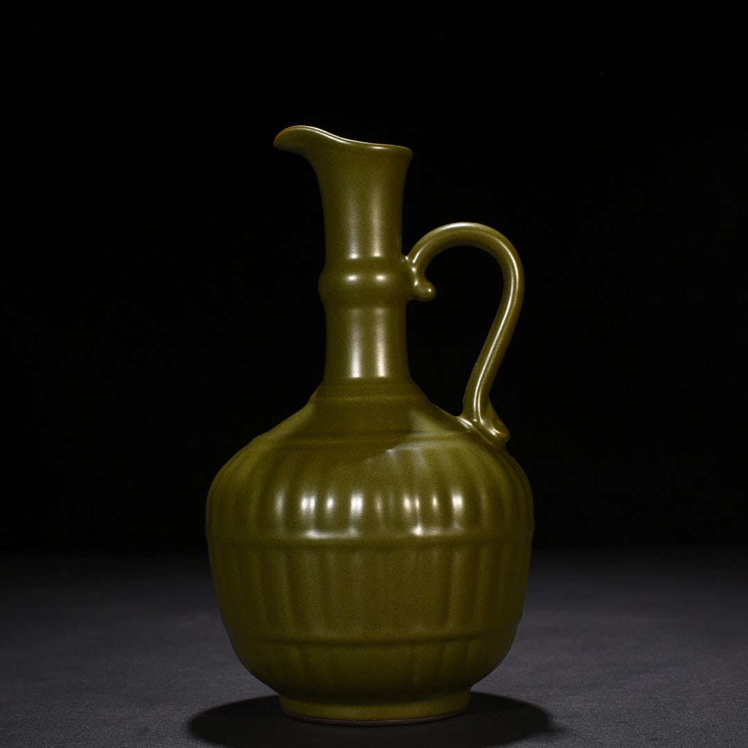 An Exquisite Chinese tea powder glazed flower pouring (1 of 7)