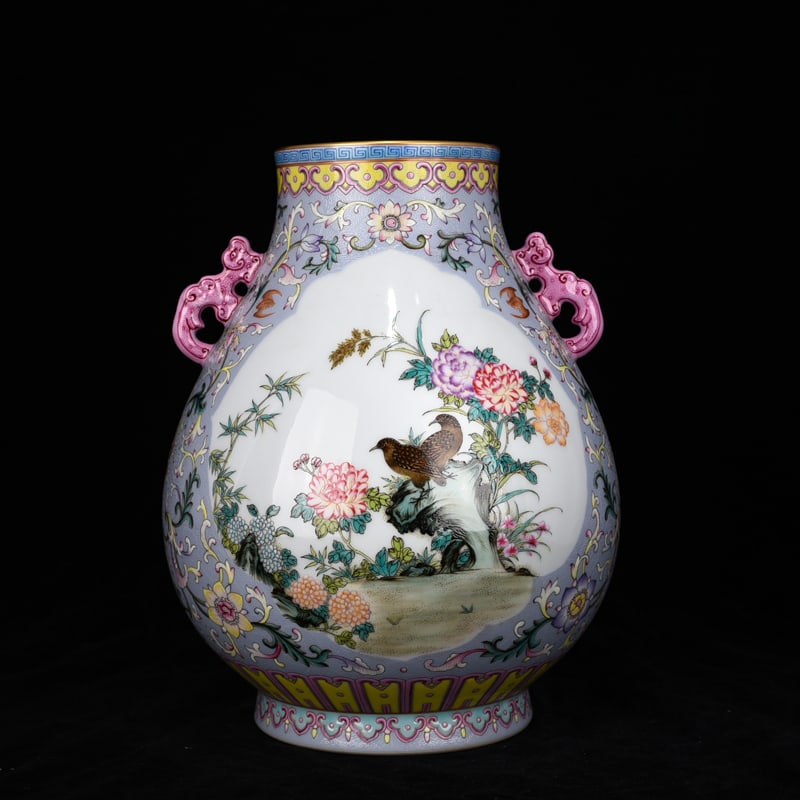 An Exquisite Chinese rolled road consecrated flower and bird vase: Size: Height 33 cm - Width 26 cm |Materials: Porcelain |Style Dynasty: Qing dynasty |Inscription: Qianlong Mark |Object: vase