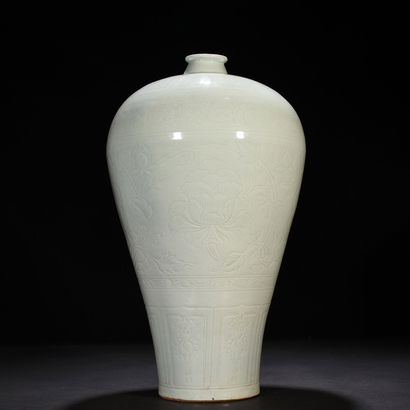 An Exquisite Chinese white glaze carved with peony pattern plum vase: Size: Height 44 cm - Width 24 cm |Materials: Porcelain |Style Dynasty: Yuan dynasty |Attributed: 13th-c |Object: vase