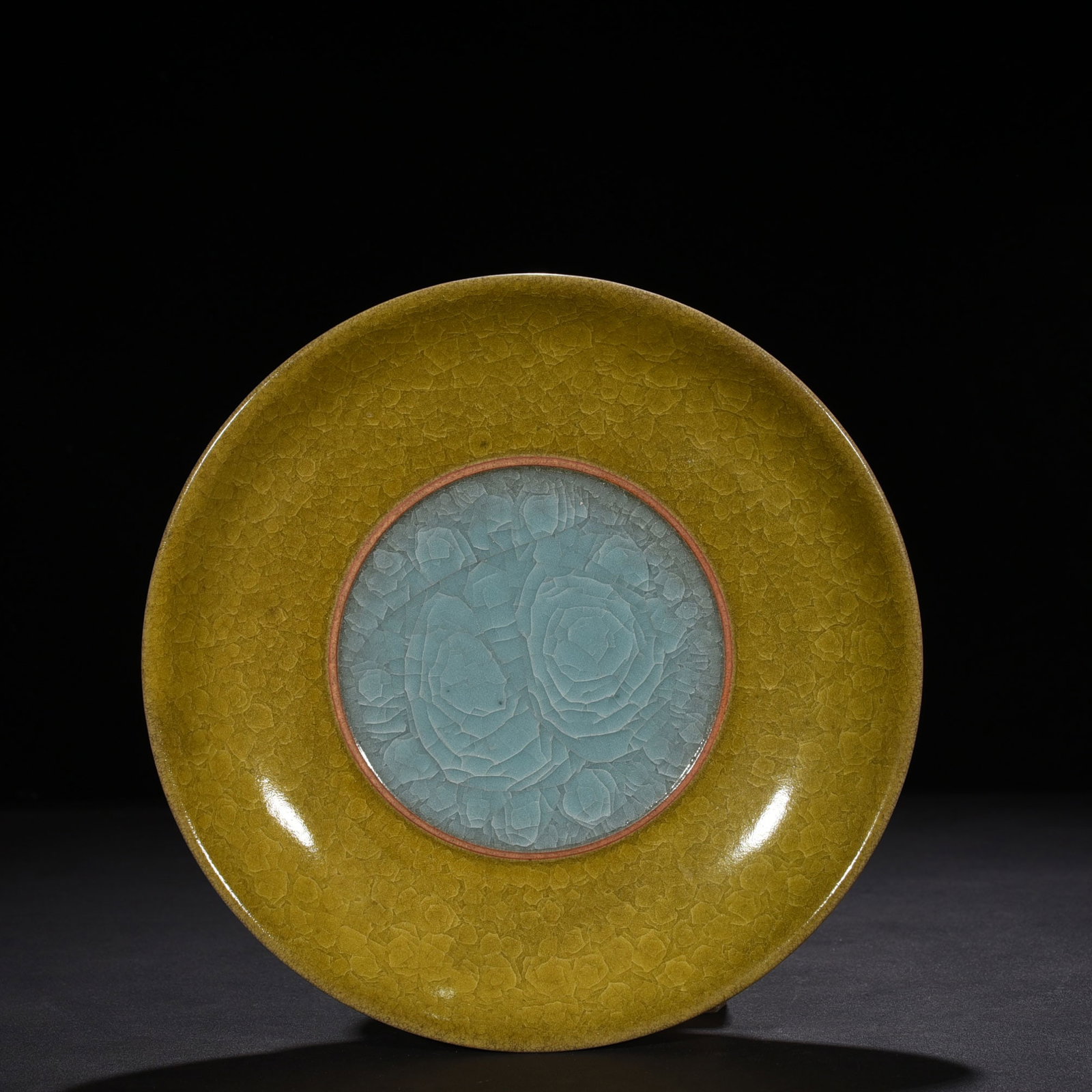 An Exquisite Chinese official kiln beige glaze ice crackle dish