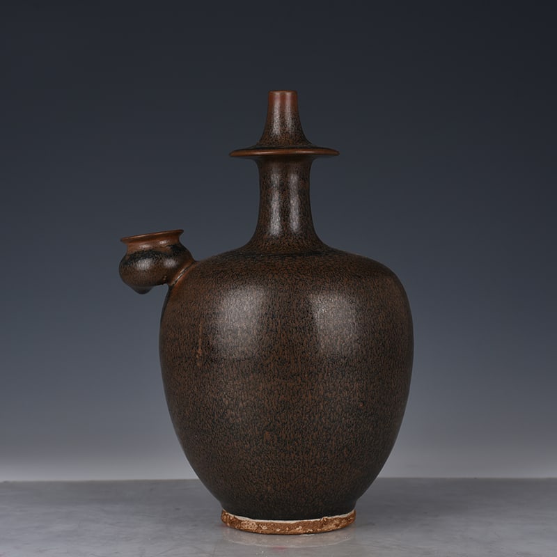 An Exquisite Chinese Jian Kiln pure vase (1 of 9)