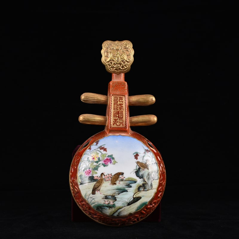 An Exquisite Chinese alum red consecrated enamel flower and bird pipa wall hanging: Size: Height 27 cm - Width 14 cm |Materials: Porcelain |Style Dynasty: Qing dynasty |Inscription: Qianlong Mark |Object: wall hanging