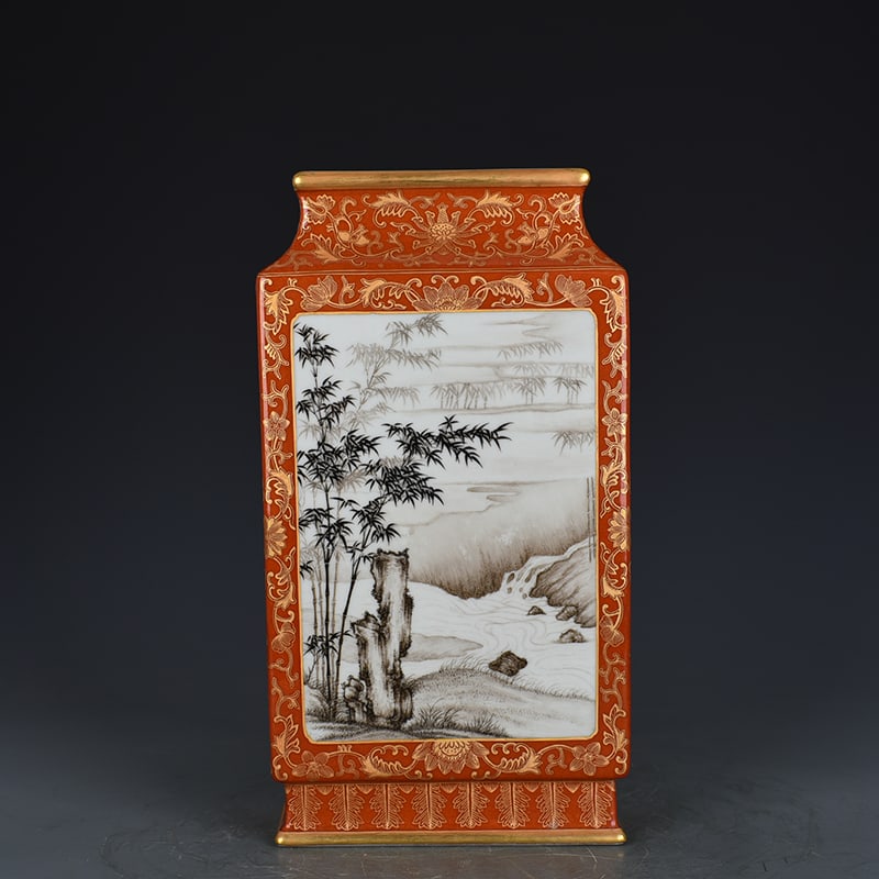 An Exquisite Chinese alum red gold painted square vase with ink color: Size: Height 30 cm - Width 15 cm |Materials: Porcelain |Style Dynasty: Qing dynasty |Inscription: Qianlong Mark |Object: vase