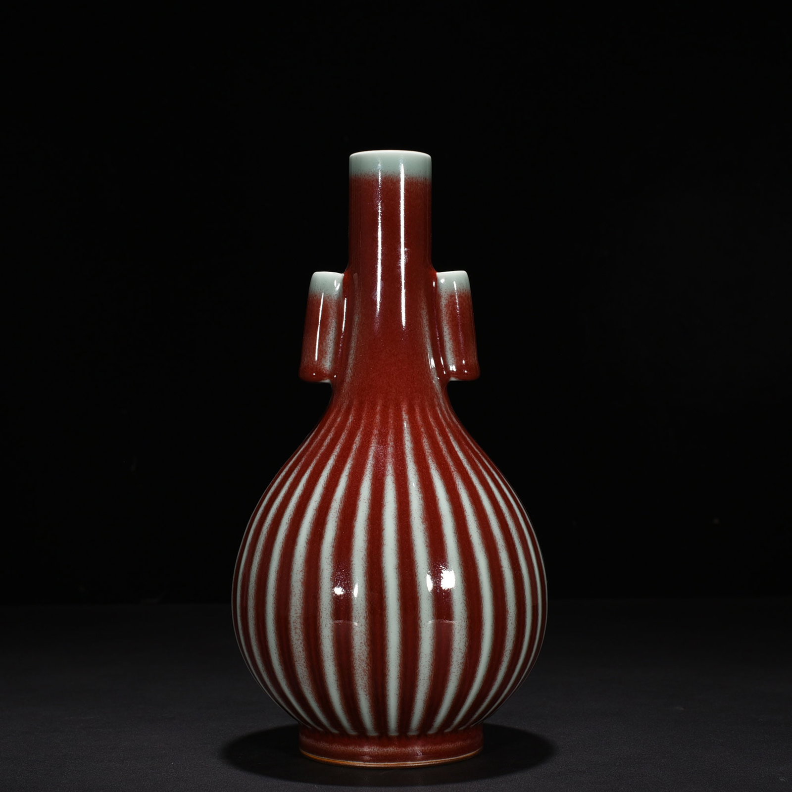 An Exquisite Chinese Festival Red Glazed Yaoban Guaner Gallbladder Vase: Size: Height 30 cm - Width 16 cm |Materials: Porcelain |Style Dynasty: Qing dynasty |Inscription: Qianlong Mark |Object: vase